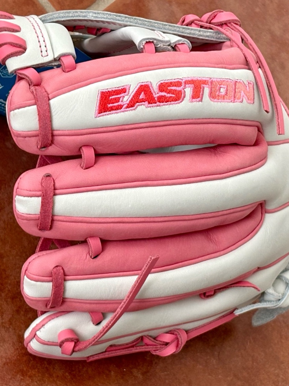 Easton Pink & White fastpitch Softball Glove
